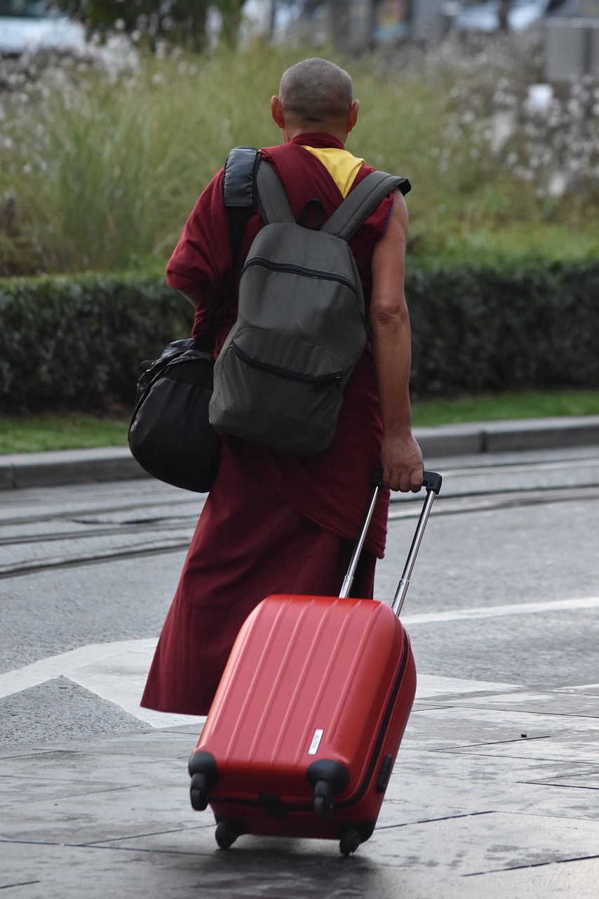 monk, travel, trip-1748743.jpg