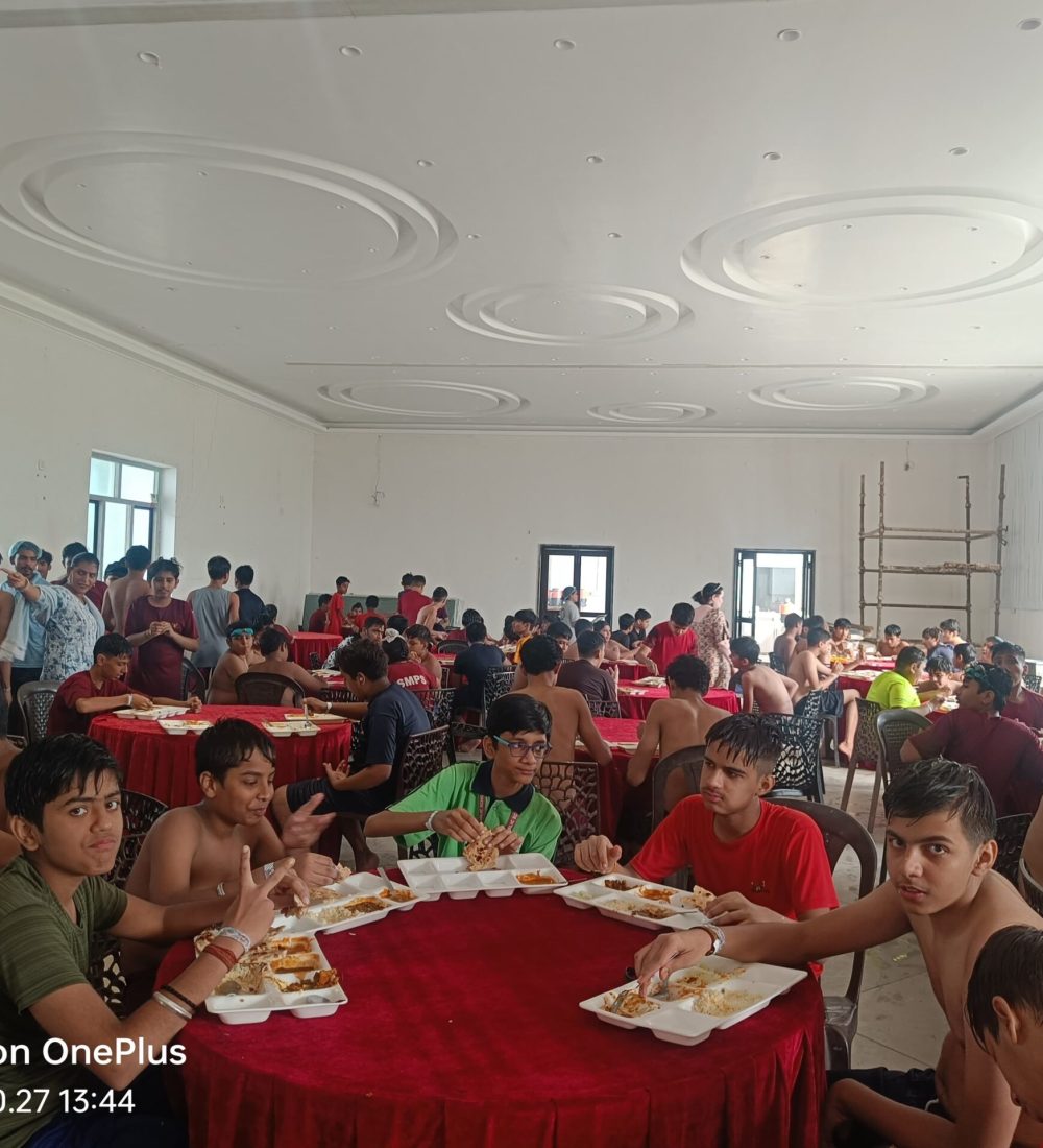 trip-to-mojoland-bag-pacer-holidays